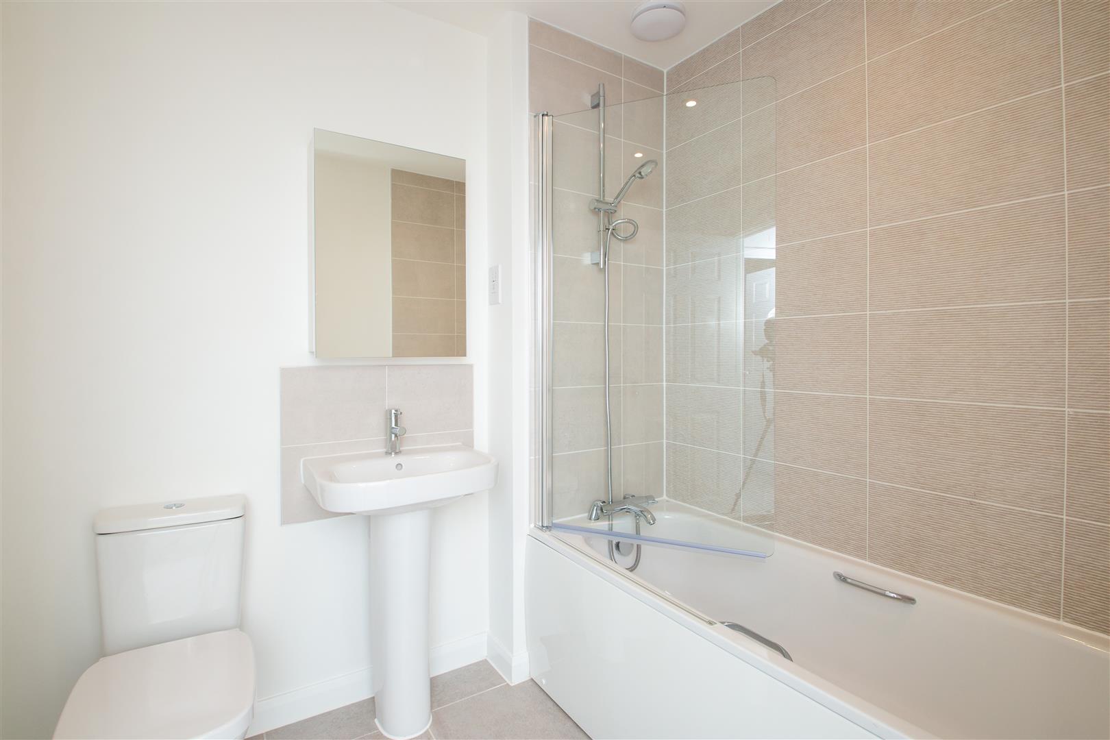2 bed property in Charnwood Circle, Milton Keynes